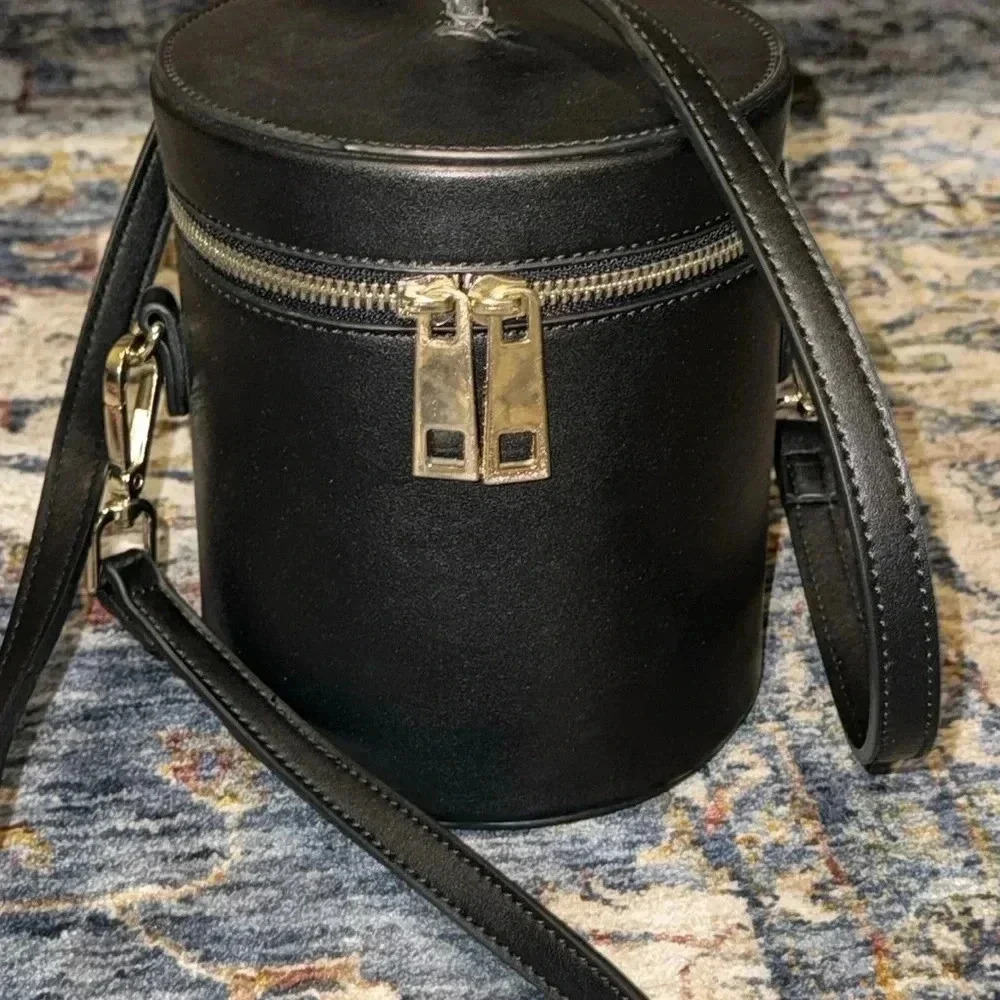 Street Level Cylinder Zippered Top Handle Shoulder Bag Black Leather Purse - Picture 10 of 11